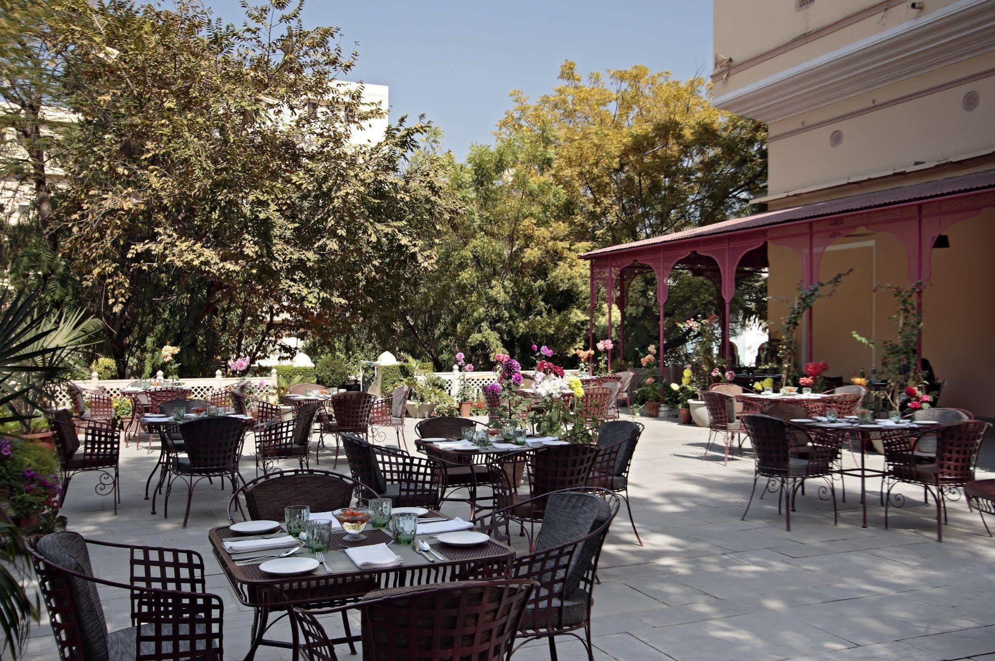 Samode Haveli Hotel Jaipur Bagian luar foto