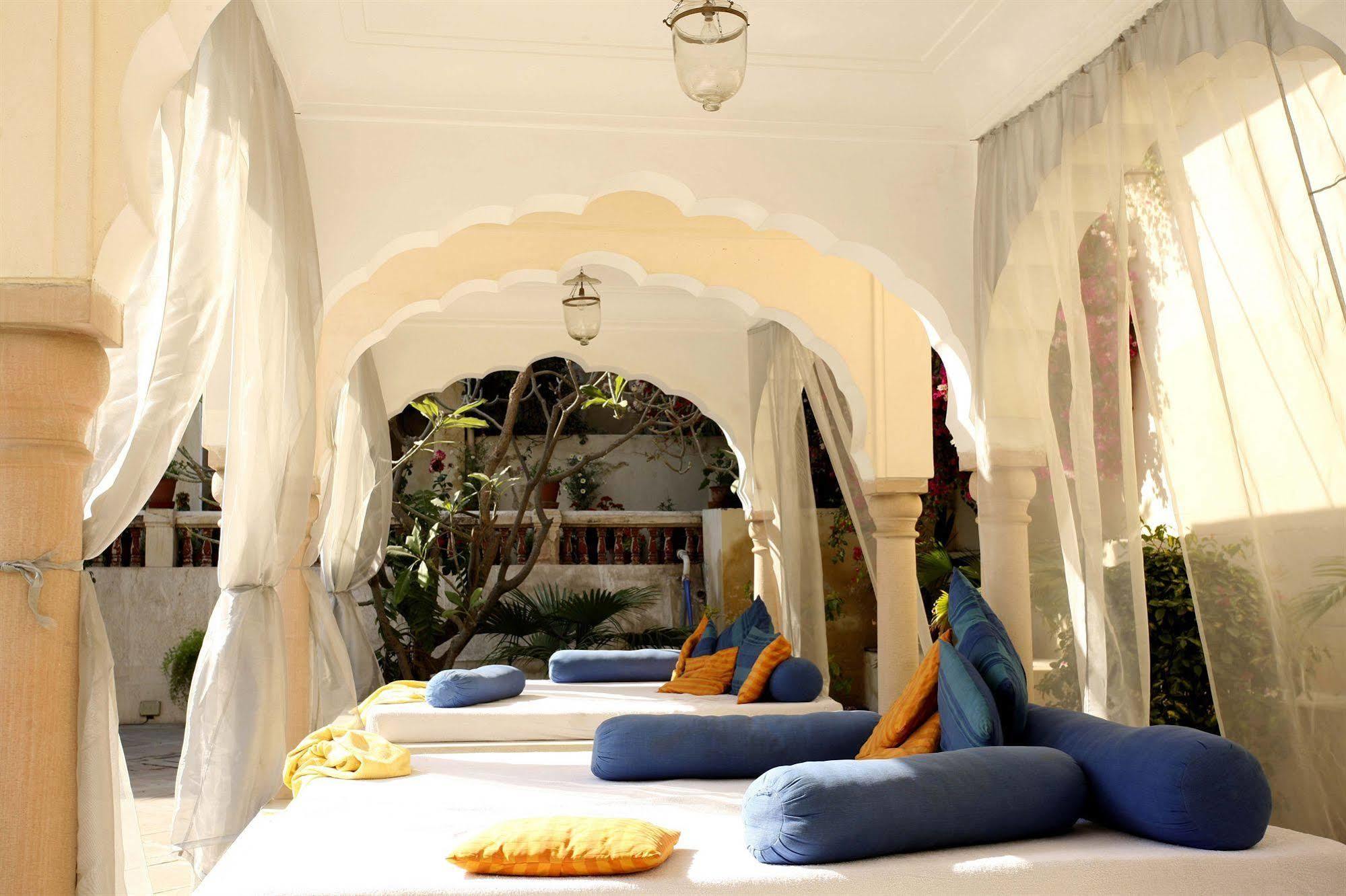 Samode Haveli Hotel Jaipur Bagian luar foto