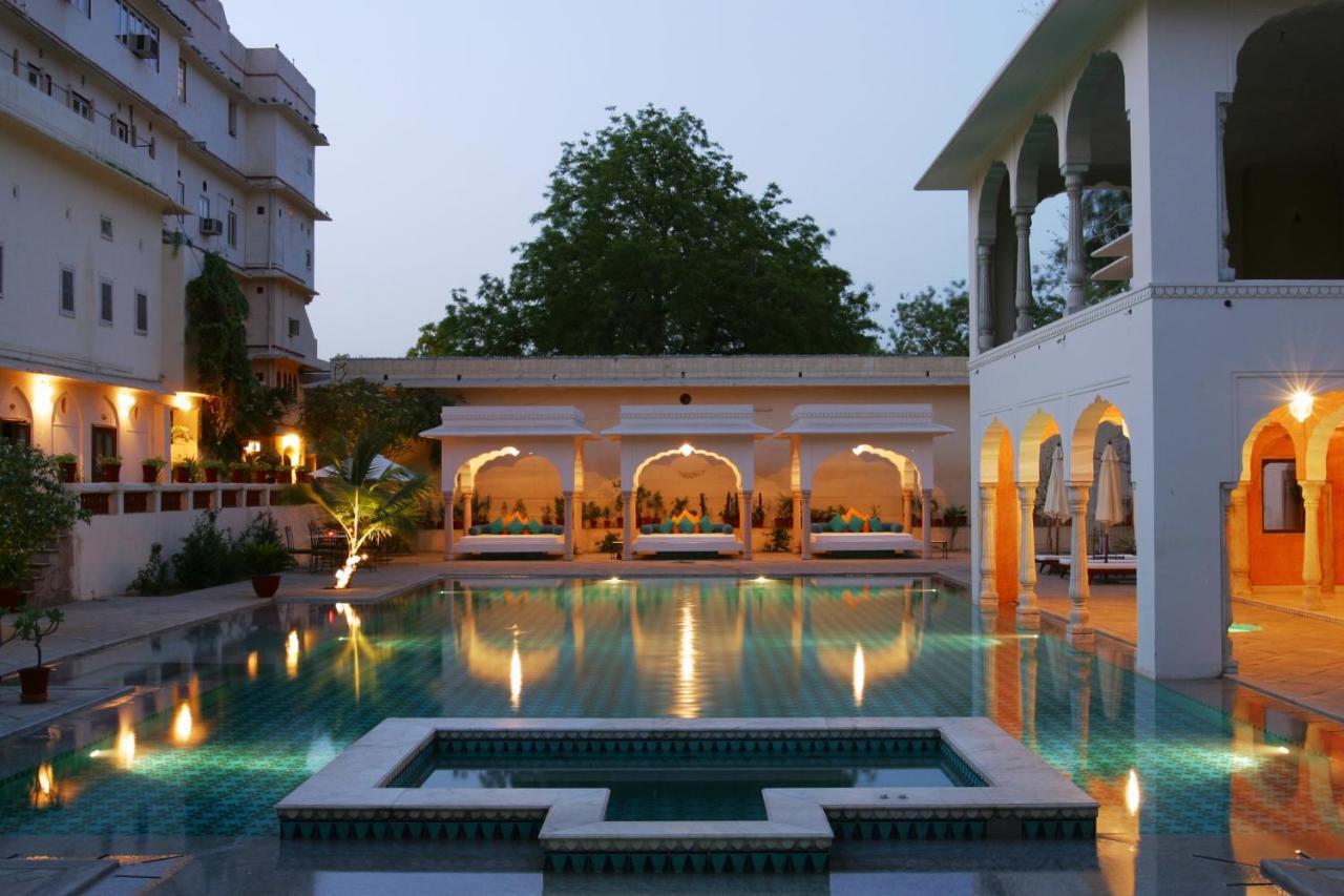 Samode Haveli Hotel Jaipur Bagian luar foto